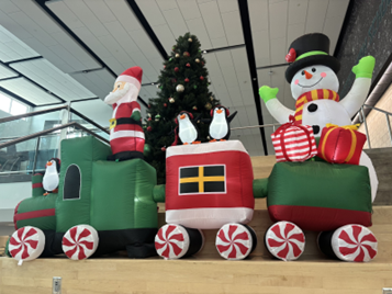 Christmas is in the house: Farmington Highschool edition